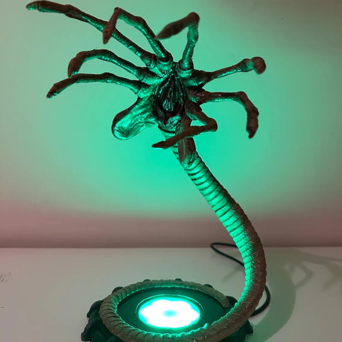 Lampada Notturna Alien Facehug - Home Decor Lighting recensione e prezzo